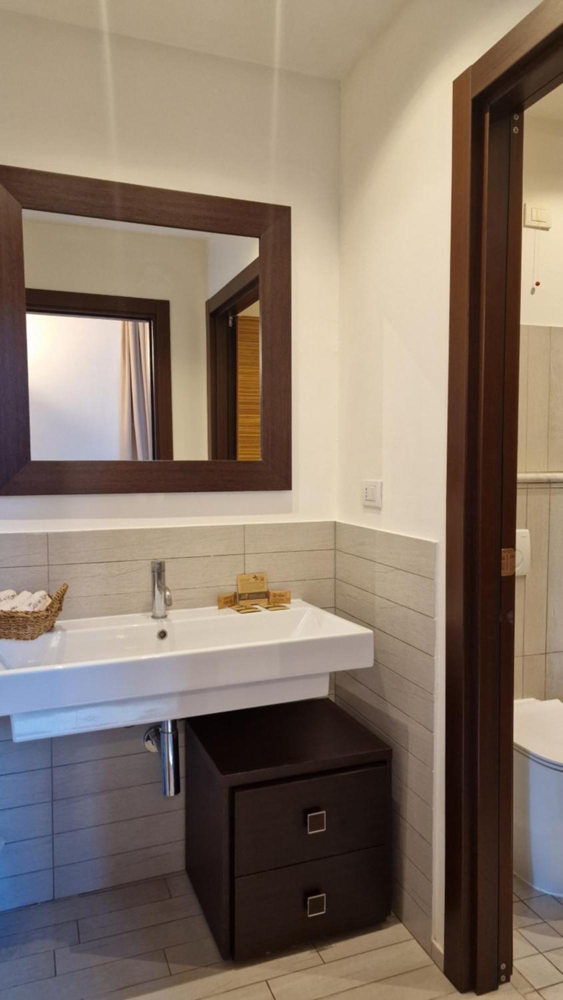 Cala Dei Mori Aparthotel Livorno Buitenkant foto